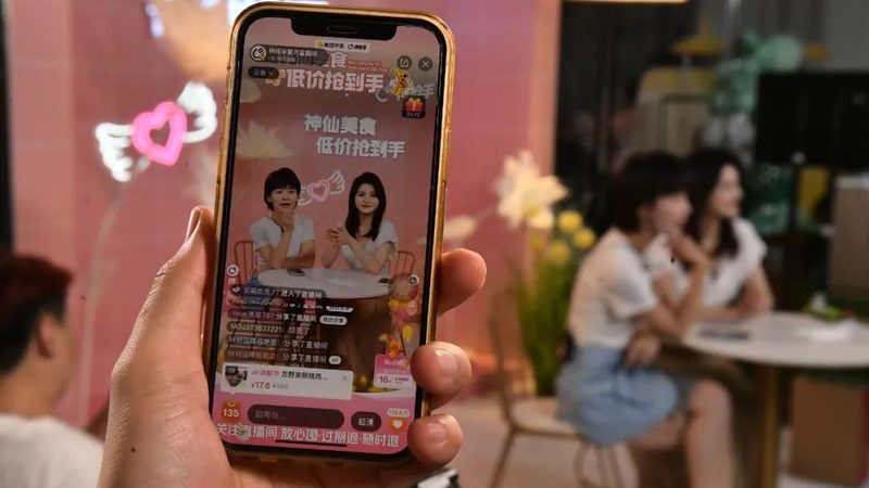 开荒保洁，玻璃去胶印的实用方法揭秘